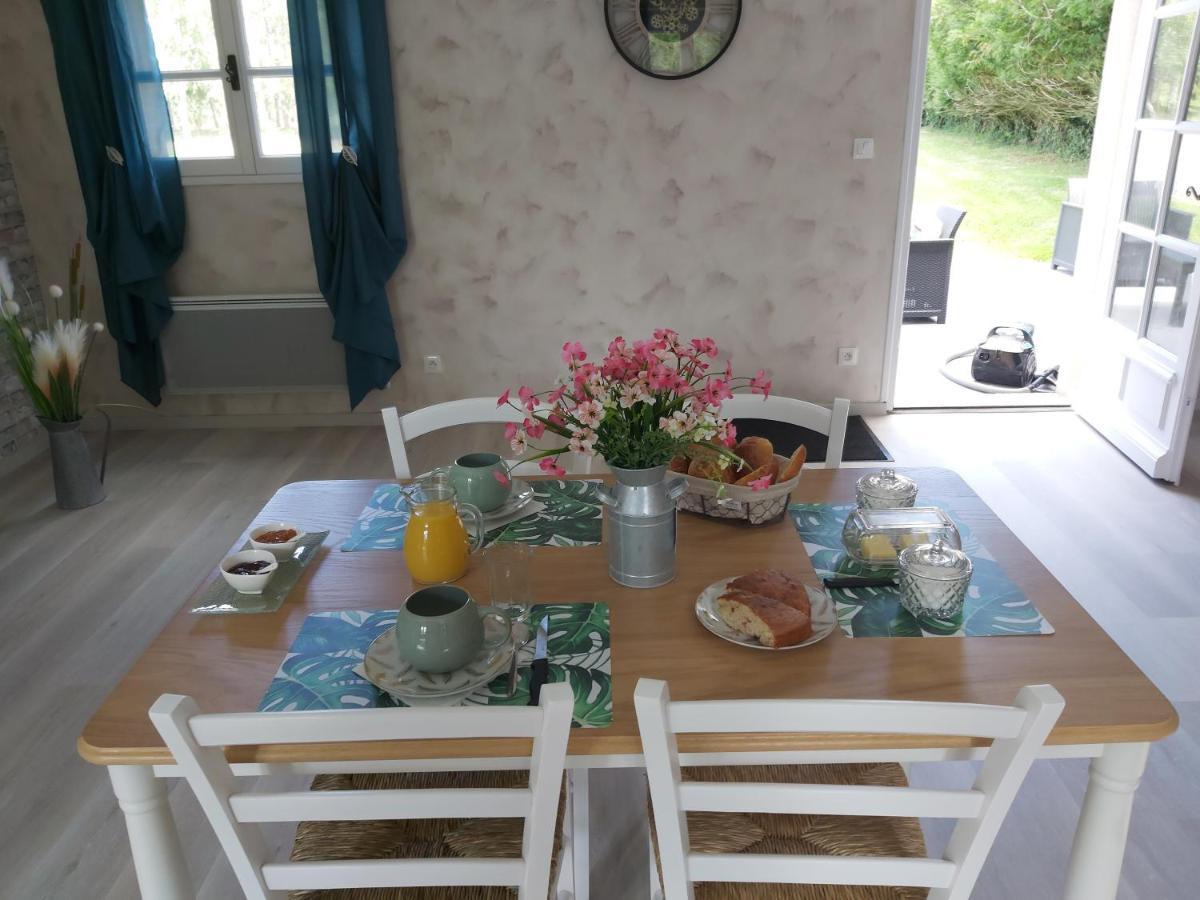 Montmartin-en-Graignes Le Bonheur Des Plumes Bed & Breakfast エクステリア 写真
