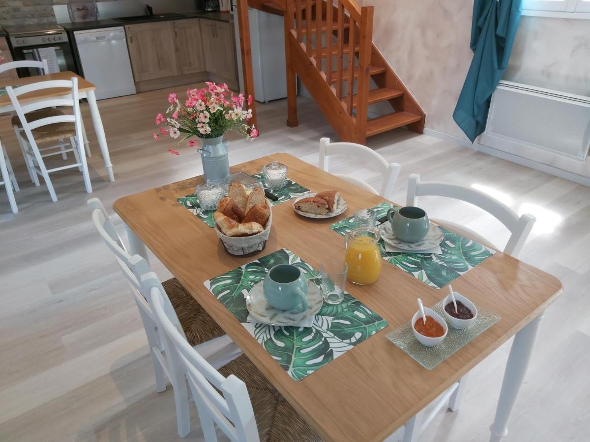 Montmartin-en-Graignes Le Bonheur Des Plumes Bed & Breakfast エクステリア 写真
