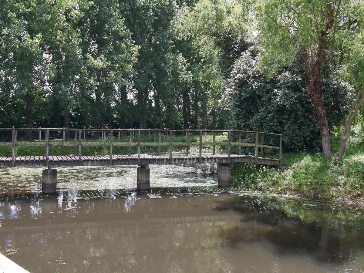 Montmartin-en-Graignes Le Bonheur Des Plumes Bed & Breakfast エクステリア 写真